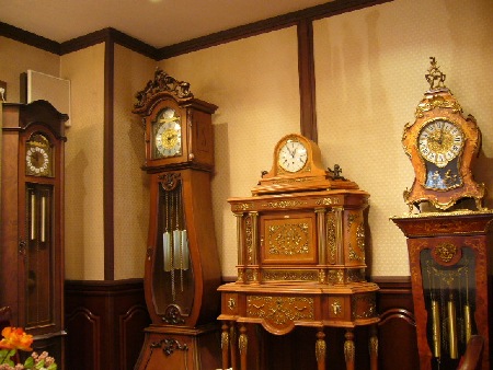 ウォルミング.ホールクロック